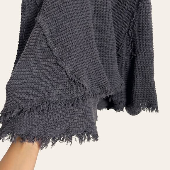 Free People Charcoal Gray Cold Shoulder Hi-Low Knit Fringe Sweater XS - Picture 4 of 10